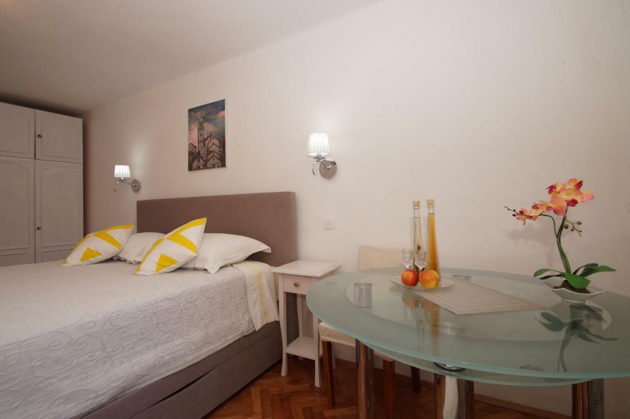 Guest House Holiday Κόρτσουλα Εξωτερικό φωτογραφία
