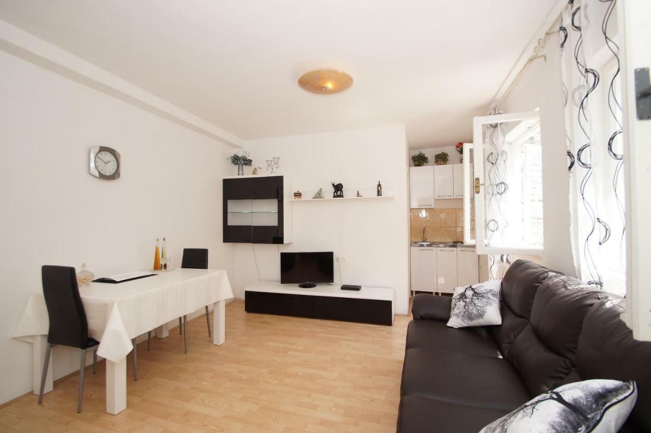 Guest House Holiday Κόρτσουλα Εξωτερικό φωτογραφία